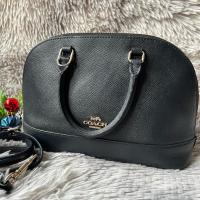 ราคา อ่านรายละเอียดก่อนนะคะมือสอง‼️กระเป๋าถือ+สะพาย Coach ทรงโดม Outlet สีกรม 10 นิ้ว (25038607591)