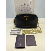 ราคา กระเป๋า New Prada pouch มือสองของแท้ 100% พร้อมถุง พร้อมการ์ด (40302339794)