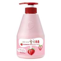 ราคา Fruit Country Strawberry Milk Body Lotion 560g · Deep Moisturizing · Family Body Care (56301531434)