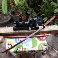 ราคา ดาบซามูไร คาตานะ เหล็กดามัสกัสลาวาแดง มาพร้อมใบรับประกันใบดาบกล่องบุพผาและน้ำยารักษาใบดาบ (20262685397)