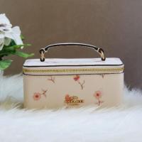ราคา กระเป๋าเครื่องสำอาง COACH F57096 แท้% (1992061597)