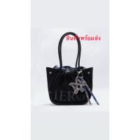 ราคา กระเป๋า MERGE A DAY BAG mini สีดำ ของแท้ (แกะเช็คของเนื่องจากกล่องบุบ) สินค้ามือหนึ่ง (43056723970)