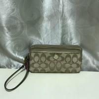 ราคา Coach แท้% คล้องมือ2ซิป ไซส์ใหญ่ (1477528720)