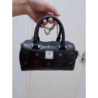 ราคา กระเป๋ามือสอง mcm หมอนมินิ 7นิ้วสีดำสวยใหม่มากๆ ซิปคู่ykk สายโซ่อะไหร่เงินเงาสวย หูสายดีดอกลายตรงใส่มือถือได้น้า (48951692377)