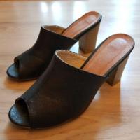 ราคา รองเท้าส้นสูง SHUBerry (2311224959)