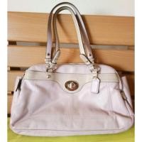 ราคา Coach แท้100% มือสองสภาพใหม่สะอาดสีชมพูอ่อนอมม่วงค่ะ (1464696924)