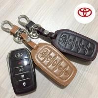 ราคา ซองหนังใส่กุญแจ ซองหนังแท้ ใส่กุญแจรีโมทรถยนต์ Toyota Fortuner TRD‎,Camry Hybrid,Legender 2015-24 รุ่นหนังนิ่ม 4 ปุ่ม (26254846294)