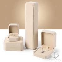 ราคา กล่องกำมะหยี่สีครีม ใส่เช็ตเครื่อประดับ ได้ครบชุด CN (18871680636)