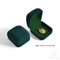 ราคา กล่องกำมะหยี่สีเขียว กล่องใส่เข็มกลัด กล่องใส่เหรียญ กำมะหยี่ใส่พระ กล่องใส่จี้ จัดโชว์ กล่องใส่เครื่องประดับกำมะหยี่ (42073551842)