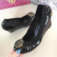ราคา รองเท้า Tory Burch Caroline Black Patent leather wedge heel shoes (11477705279)