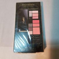 ราคา YSL makeup palette สามารถแต่งได้ทั้งกลางวันกลางคืนค่ะ ของใหม่มีซีลค่ะ มีทั้ง eye shadow, blush on และlipอยู่ในพาเลทเดียว (3615655713)