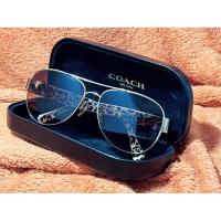 ราคา COACH แท้มือสอง ทรงนักบินเลนส์สีชาไล่สี Sunglasses HC 7059 L138 9249T5 Gold (58-15-135) (24339279334)