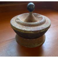 ราคา Rare item Vintage Ashtray music boxงานเก่าที่เขี่ยบุหรี่มีกล่องดนตรีไขลาน (29813025340)