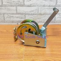 ราคา รอกกว้านสลิงมือหมุน รอกสลิง กว้านสลิง 1200 ปอนด์ 540 กิโลกรัม GEAR WINCH BEC1200L (2263116838)