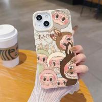 ราคา 【สีขาวครีม】เคสลาบูบู้ (Labubu) รวมแก๊ง The Monsters พื้นหลังสีครีมมินิมอล เคสนิ่มคลุมกล้อง สำหรับ iPhone 11-15 (55752081356)