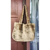 ราคา กระเป๋าขนเฟอร์****** (29692265145)