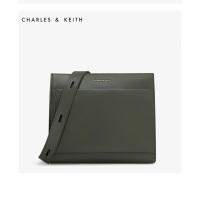 ราคา ของใหม่กระเป๋า charles & keith แท้ สีเขียวขี้ม้า sz.M อุปกรณ์ครบ ถุงผ้า ถุงกระดาษ ซื้อเองจากช้อปสิงคโปร์ (5063242145)