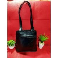 ราคา กระเป๋าสะพายไหล่ หนังแท้ สีดำ (6157221681)