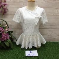 ราคา ☺️☺️ เสื้อลูกไม้แขนสั้น คอจีน แต่งระบายผูกโบว์ (1634854359)