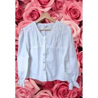 ราคา R120 เสื้อคอวีกระดุมหน้าตีเกล็ดแต่งลูกไม้แขนตุ๊กตายาว (44750292151)