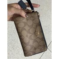 ราคา ของแม่ค้าCoach ลายC สีน้ำตาลอ่อน 2ซิป ไซส์s 6นิ้ว (11106704045)