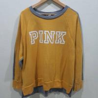 ราคา เสื้อสเวตเตอร์สีเหลืองเทา เนื้อผ้าไม่หนามาก แบรนด์ Victoria's Secret อก48ยาว25(เสื้อมือสอง) (25963859955)