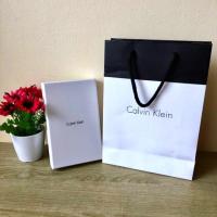 ราคา Calvin Klein leather credit card fold with metal clip key fob set (224911467)