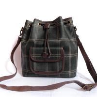 ราคา [กระเป๋ามือสอง] BEAN POLE ของแท้! Crossbody ได้! หนังPVC 9.5นิ้ว ลายสก๊อต สีเขียว กระเป๋าสภาพดี กระเป๋าสะพายข้าง (27122601548)