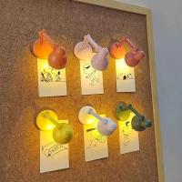 ราคา 3D Mini โคมไฟตั้งโต๊ะรูปร่าง Luminous Pushpin Cork Board Felt Board I-Nail Photo ตกแต่งผนัง (43507056312)