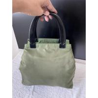 ราคา กระเป๋าถือ พราด้า สีเขียวขี้ม้า กระเป๋ามือสองสภาพดี พร้อมใช้งาน (19071721111)