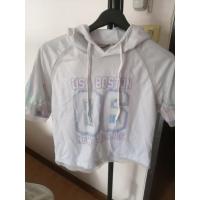 ราคา เสื้อฮู้ดแขนสั้น​ new​balance.แทน้สีขาว​ มีลายรุ้งสีมวง​ (5088432939)