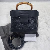 ราคา กระเป๋าถือ กระเป๋าสะพาย Charles & Keith มือ1อุปกรณ์ครบ (แท้100%) (23645402347)