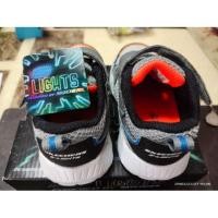 ราคา รองเท้าเด็ก Skechers S Lights มีไฟเวลาเดิน สภาพดีค่ะ (4743850964)
