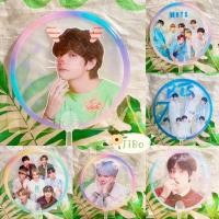 ราคา [พร้อมส่ง] พัดใส BTS ,พัดใส,พัดBTS พัดใสพิมพ์ลาย พัด PVC (9318775466)