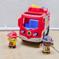 ราคา Little People Fire Truck ชุดรถดับเพลิงพร้อมฟิกเกอร์ 2 ตัวของเล่นแบรนด์เนม Fisher-Price มือสองคัดเกรด สภาพดีเยี่ยม (26589752258)