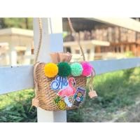 ราคา กระเป๋าสาน แต่งปอมๆ+ฟามิงโก้ ทรงสี่เหลี่ยมสายยาว(ทักแชทก่อนสั่ง!!) (1860398858)