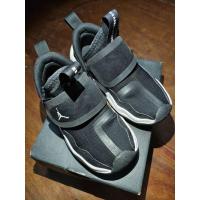 ราคา มือ2 รองเท้าคัทชูเด็ก nike แท้100% ไซส์ 17.5ซม. (40053201366)