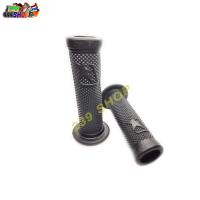 ราคา ปลอกมือแต่ง ปลอกมือเร่ง ปลอกแฮนด์ ARIETE ใส่ M-SLAZ MSX SUPER-CUP PCX และทั่วไป ปอกมือ ปลอกแฮนด์ aumshop239 (16135280179)