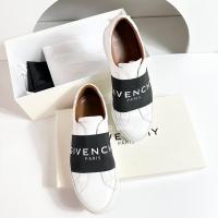 ราคา Used vary like new givenchy sneaker size 40 (20556564974)
