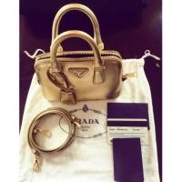 ราคา Prada alma mini สีทอง หายาก (188945136)