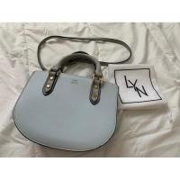 ราคา กระเป๋า LYN แท้ซื้อที่แฟชั่นไอซ์แลนด์ (มือสอง) สภาพตามการใช้งาน ขายถูก (18288364221)