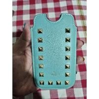 ราคา ซองใส่มือถือ หรือนามบัตร Valentino สีเขียวหมุดสภาพดี (24759232555)