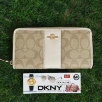 ราคา New!!!Coach F52859 กระเป๋าสตางค์สีขาวลาย Signature (37274513)