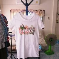 ราคา เสื้อยืด ลีวายส์​แท้ สภาพดี ไซส์​ M สวยๆ (28972506703)