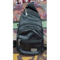 ราคา กระเป๋าคาดอกหนังแท้สีดำแบรนด์FengYi มือสอง (16978162642)