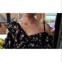 ราคา ส่งต่อเสื้อเว้าแขน เสื้อลายดอก (2122930385)