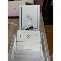 ราคา กระเป๋าเงินใบสั้น สีขาว แบรนด์ LYN แท้% (7281150567)