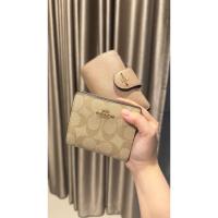 ราคา ส่งต่อกระเป๋าสตางค์ coach มือสองของแท้ (44373944180)