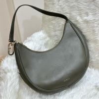 ราคา ✅ พร้อมส่ง (โกดังแจ้งแท้ ) กระเป๋า F สีเขียวขี้ม้า แท้ ภาพเพิ่มเติมอยู่ในรายละเอียดด้านล่าง (มือสอง) (56000595082)