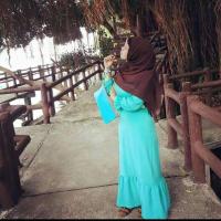 ราคา ส่งต่อเดรสสีเขียวมิ้นท์ผ้าไหมอิตาลี ระบายล่าง 80บาท (3990220997)